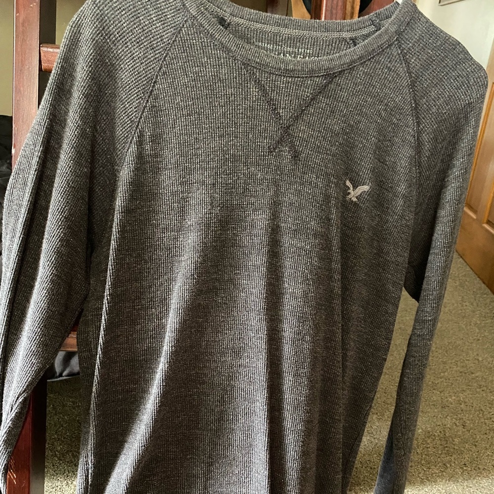 Men’s AE long sleeve waffle shirt. Never worn.